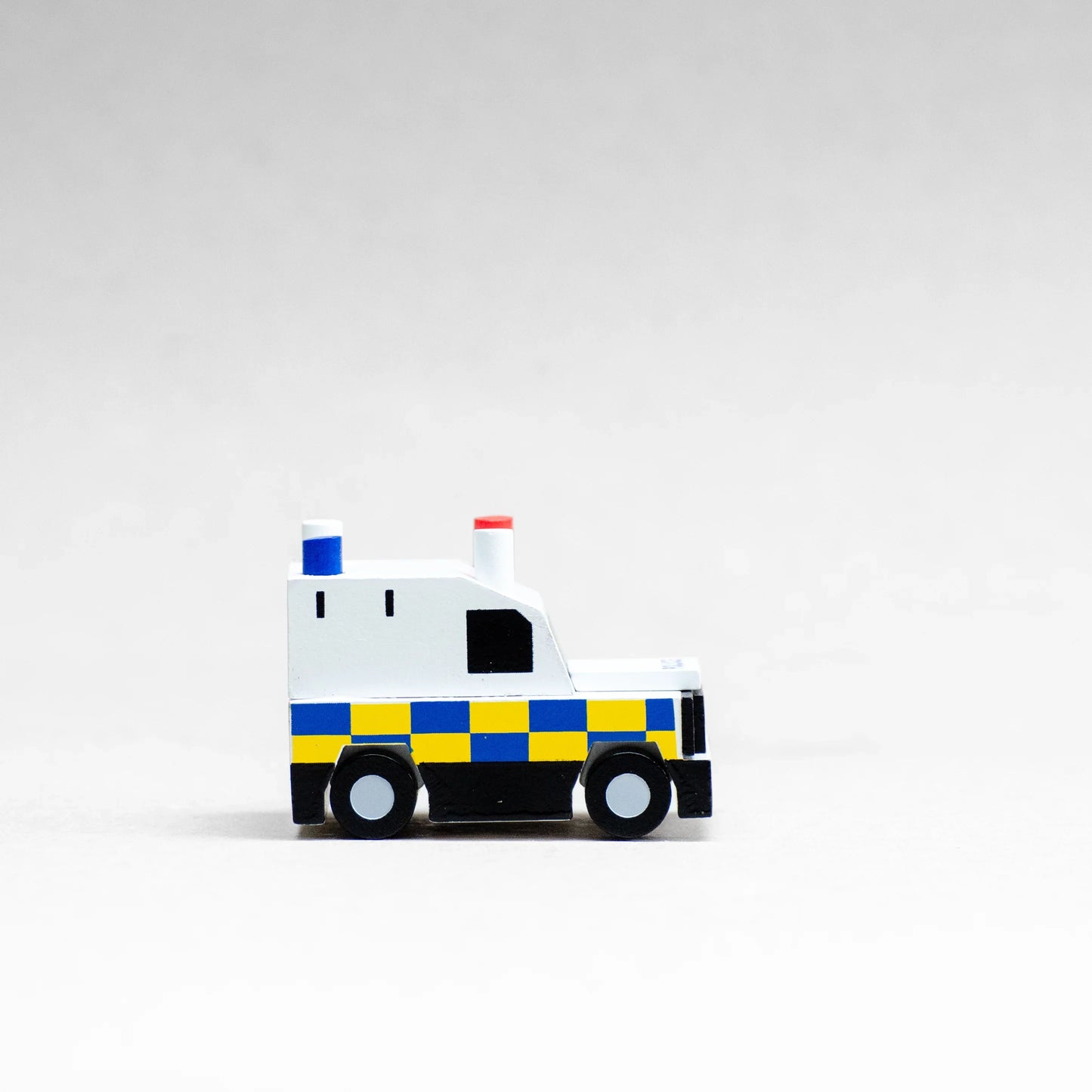 CD Police Landrover