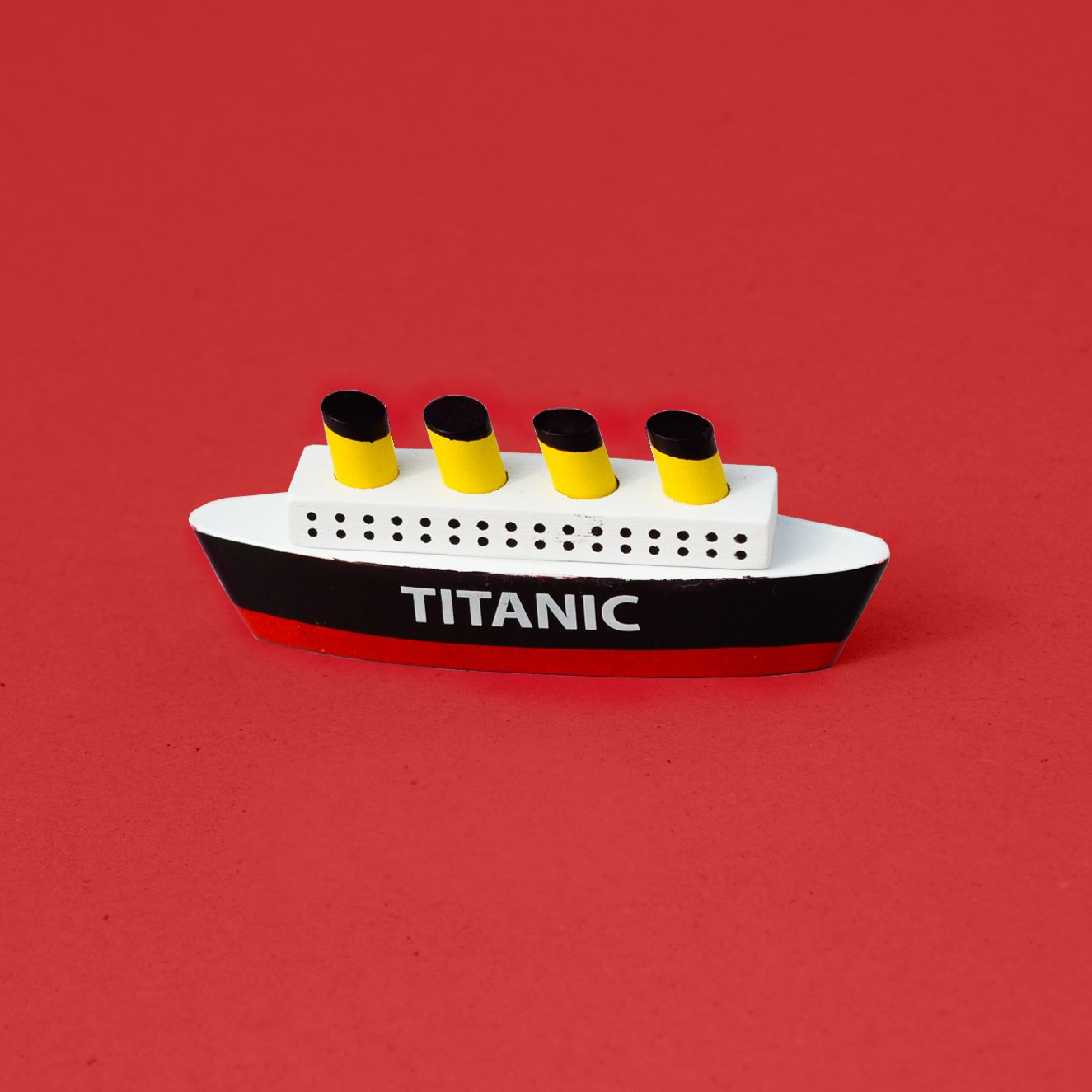 Cowfield Design Mini Titanic Model