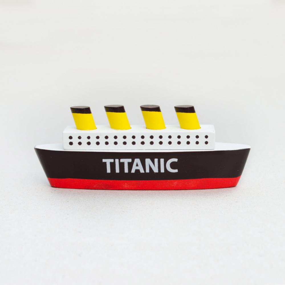 Cowfield Design Mini Titanic Model